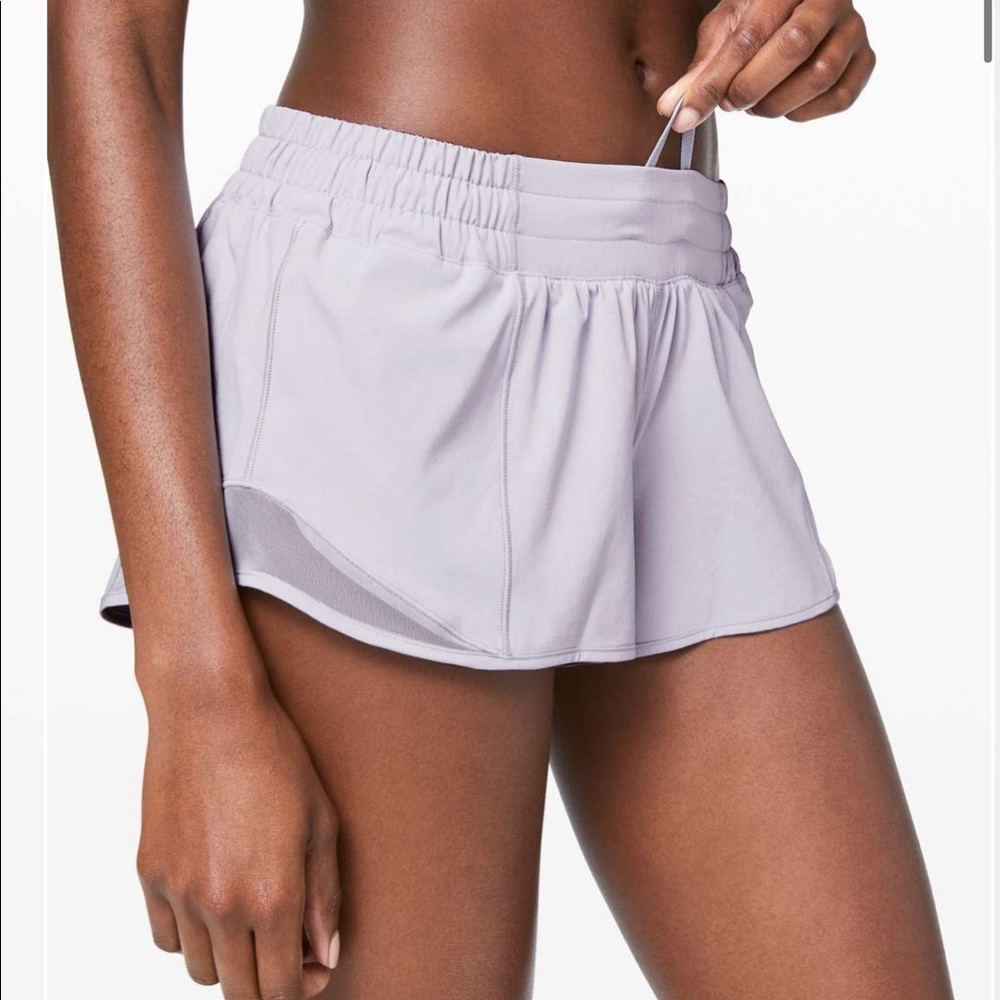 Lululemon Hotty Hot Short II *2.5"